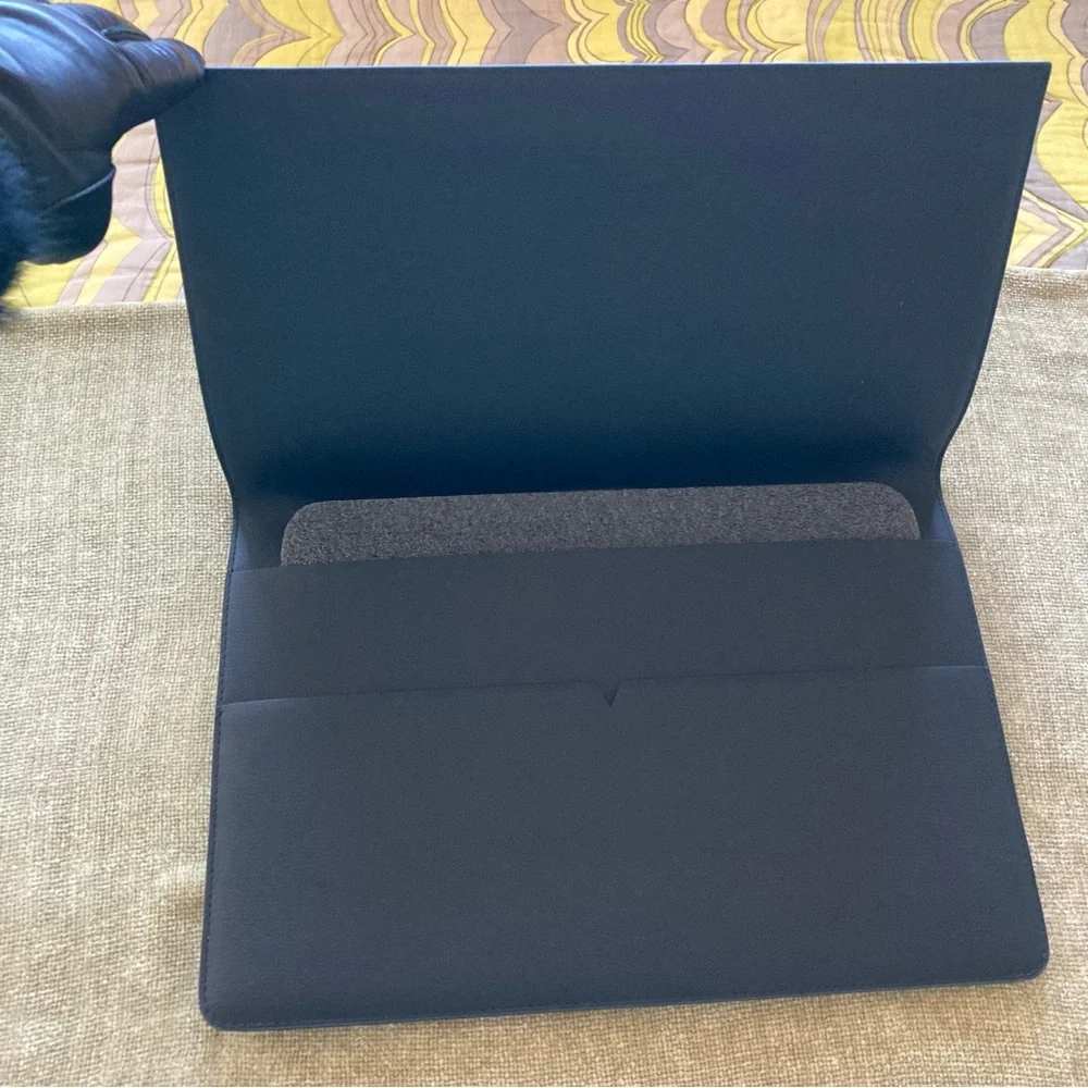 Von Holzhausen The MacBook Portfolio 14-inch | NWT